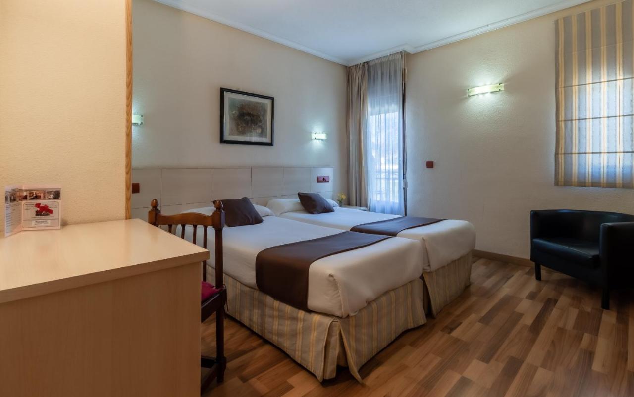 Hostal Rural El Cano By Vivere Stays Alpedrete Екстериор снимка
