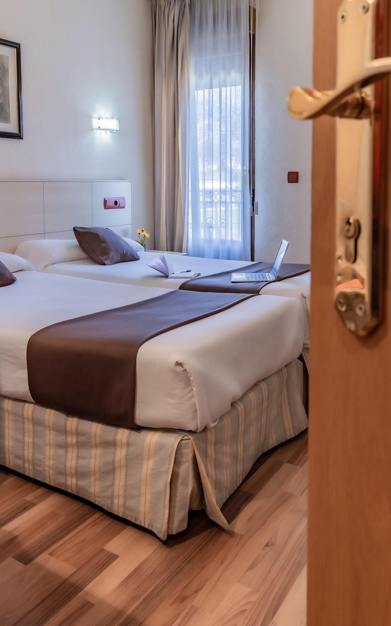 Hostal Rural El Cano By Vivere Stays Alpedrete Екстериор снимка