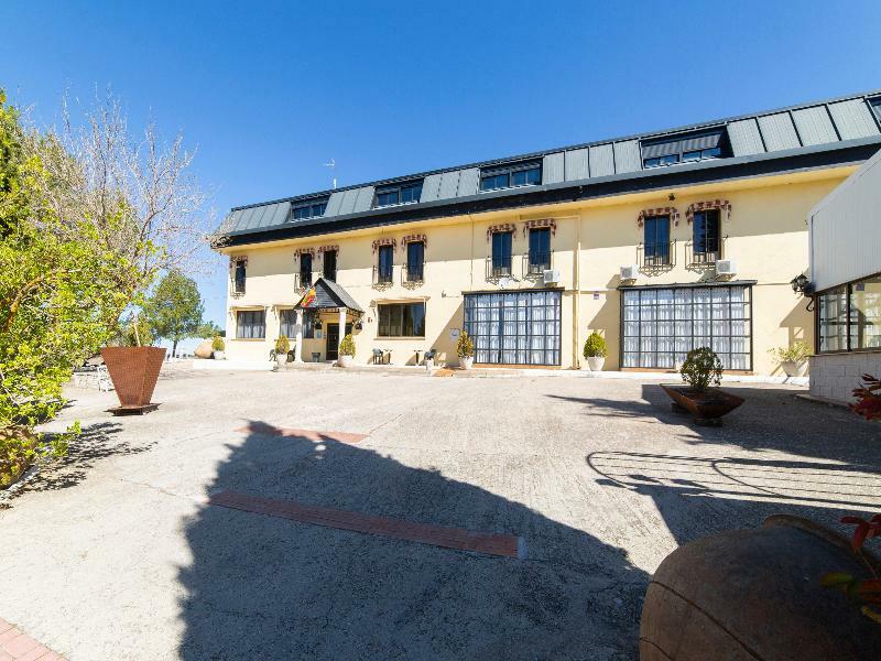 Hostal Rural El Cano By Vivere Stays Alpedrete Екстериор снимка