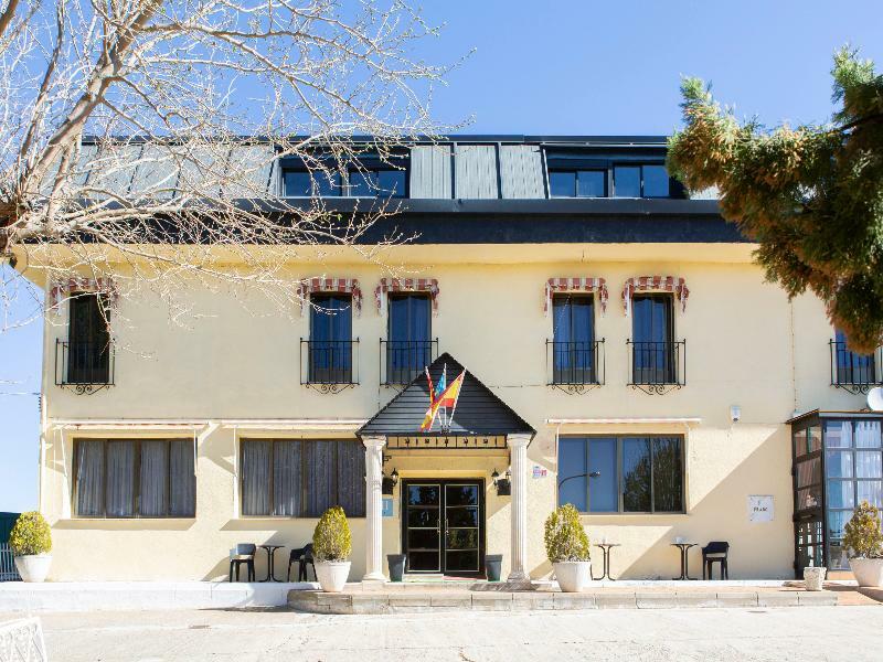 Hostal Rural El Cano By Vivere Stays Alpedrete Екстериор снимка