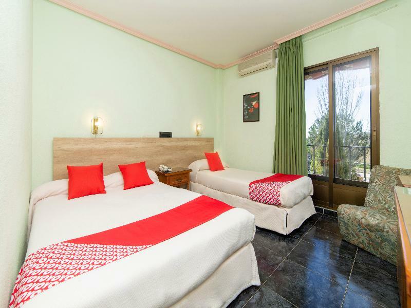 Hostal Rural El Cano By Vivere Stays Alpedrete Екстериор снимка