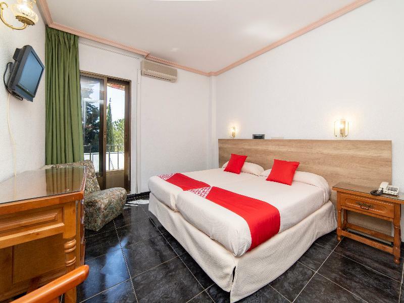 Hostal Rural El Cano By Vivere Stays Alpedrete Екстериор снимка