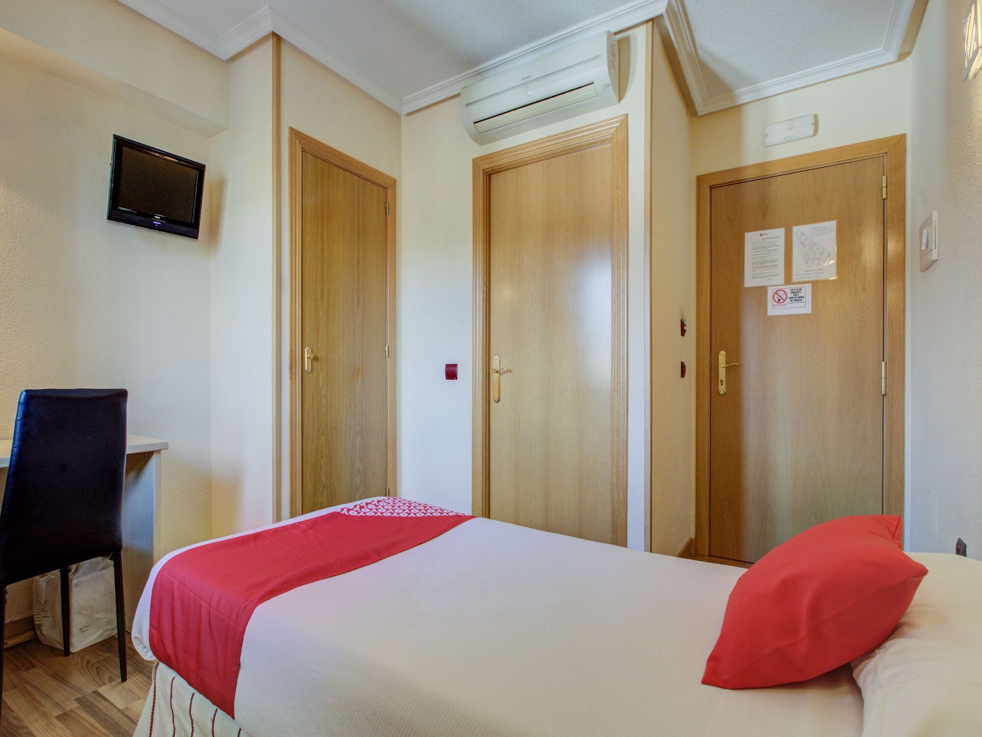 Hostal Rural El Cano By Vivere Stays Alpedrete Екстериор снимка