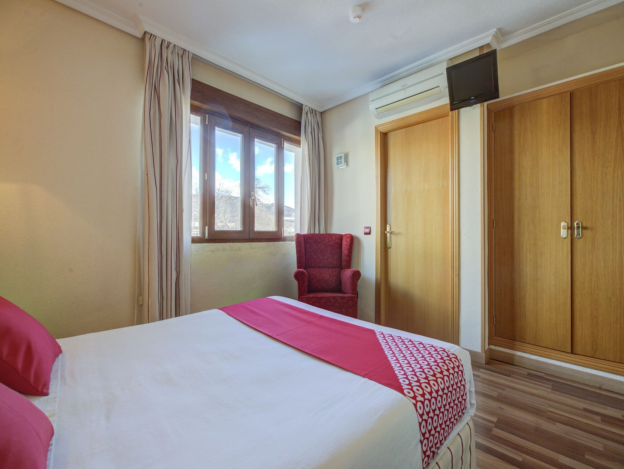 Hostal Rural El Cano By Vivere Stays Alpedrete Екстериор снимка